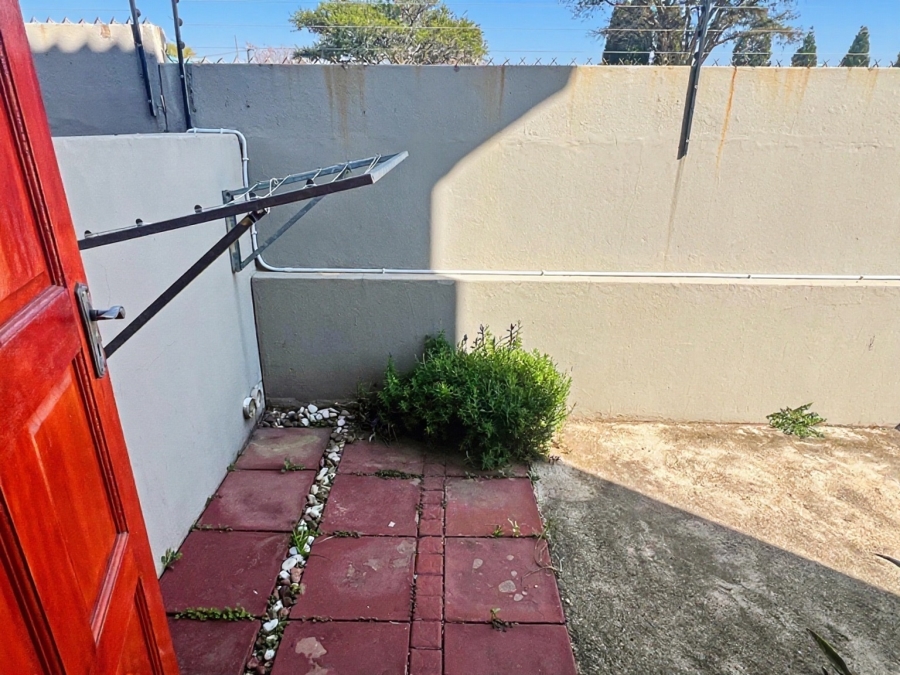 2 Bedroom Property for Sale in Sunninghill Gauteng