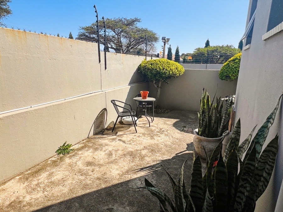 2 Bedroom Property for Sale in Sunninghill Gauteng