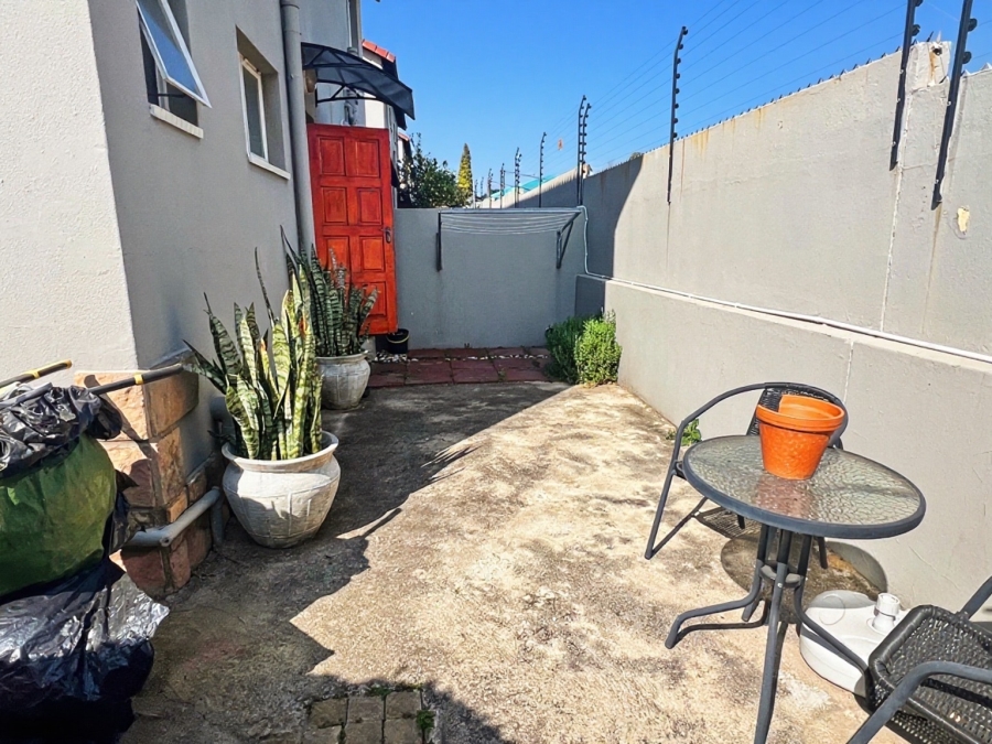 2 Bedroom Property for Sale in Sunninghill Gauteng