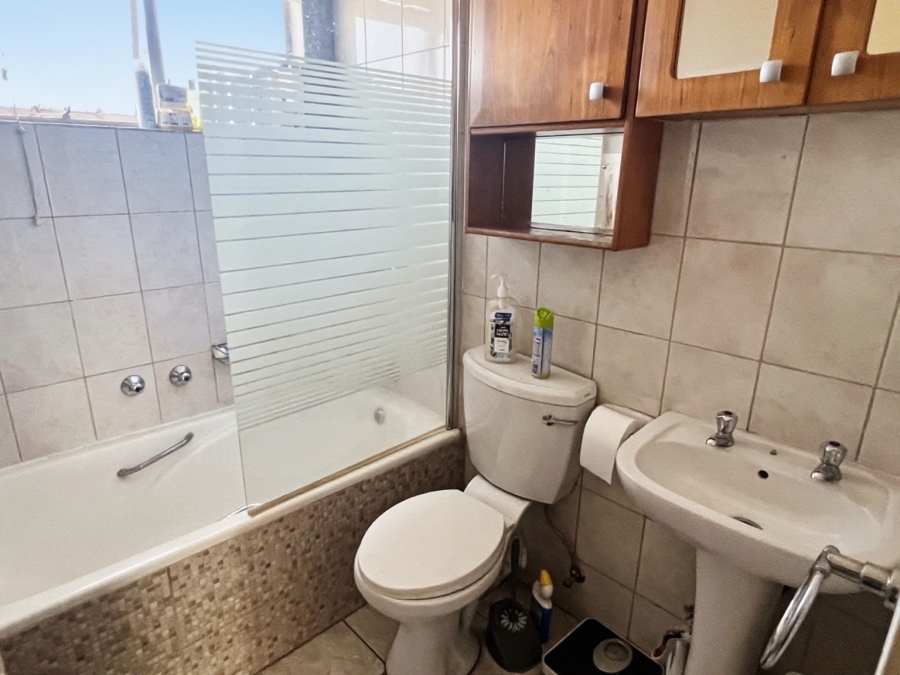2 Bedroom Property for Sale in Sunninghill Gauteng