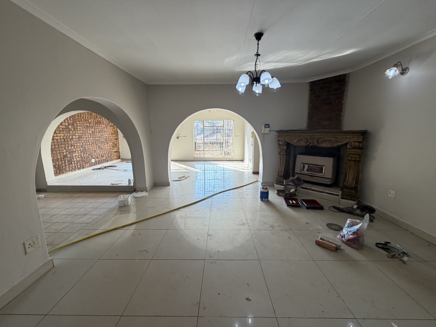 To Let 3 Bedroom Property for Rent in Christoburg Gauteng