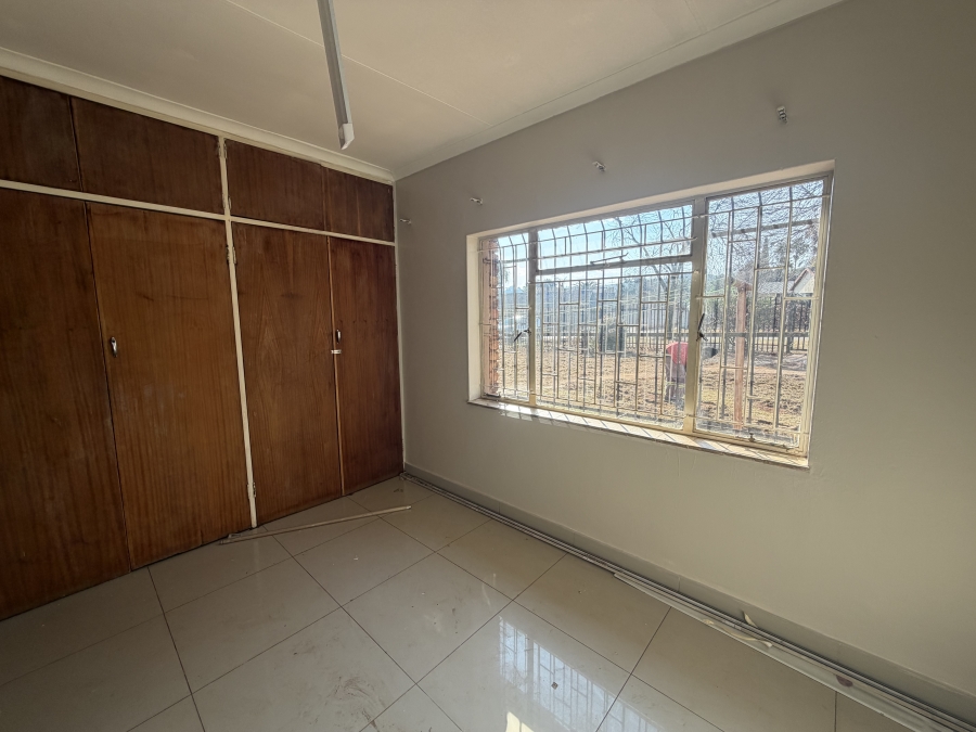 To Let 3 Bedroom Property for Rent in Christoburg Gauteng