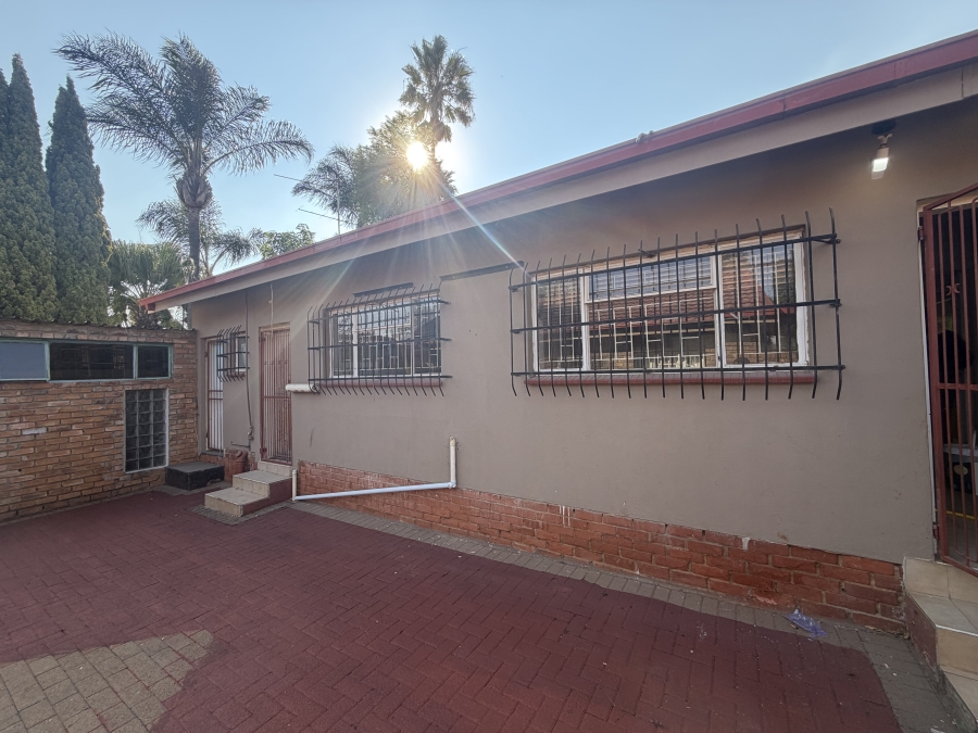 To Let 3 Bedroom Property for Rent in Christoburg Gauteng