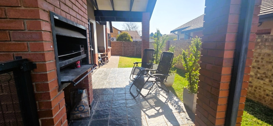 3 Bedroom Property for Sale in Equestria Gauteng