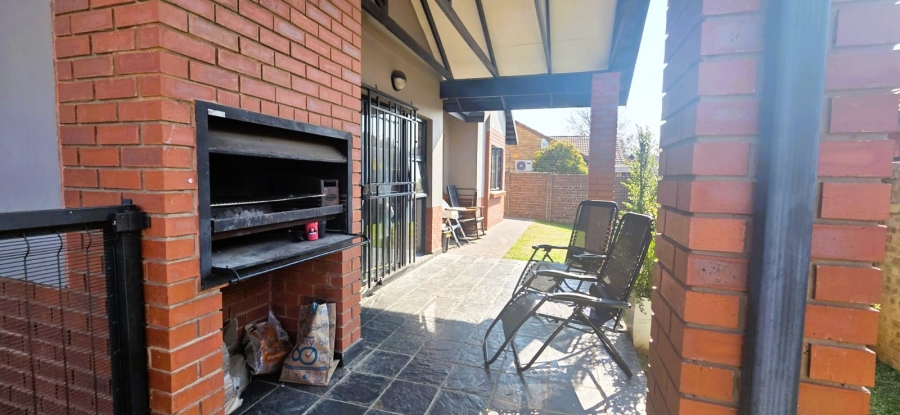 3 Bedroom Property for Sale in Equestria Gauteng