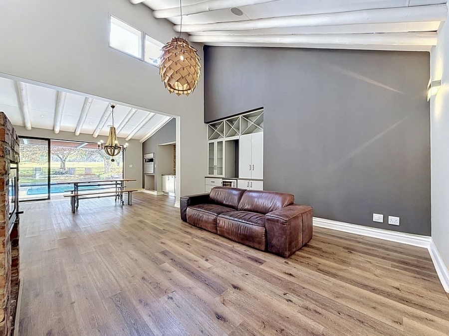 5 Bedroom Property for Sale in Woodhill Estate Gauteng