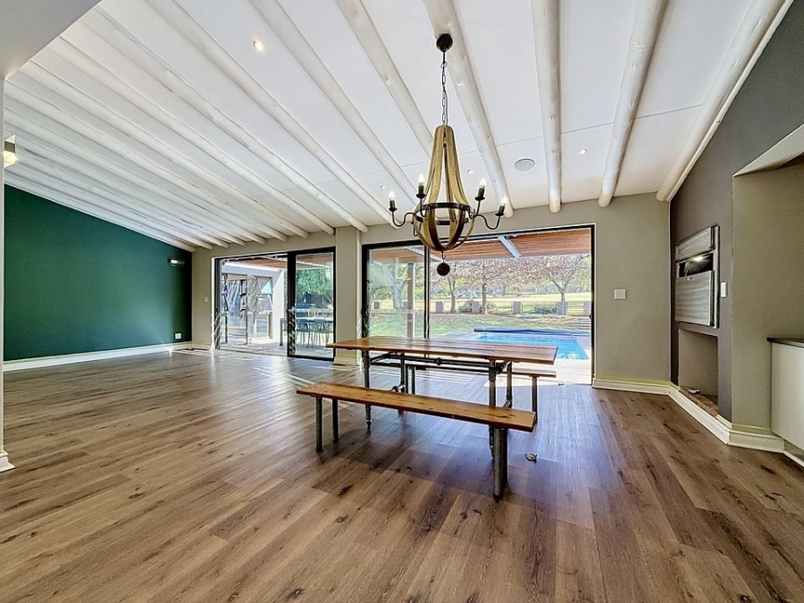 5 Bedroom Property for Sale in Woodhill Estate Gauteng