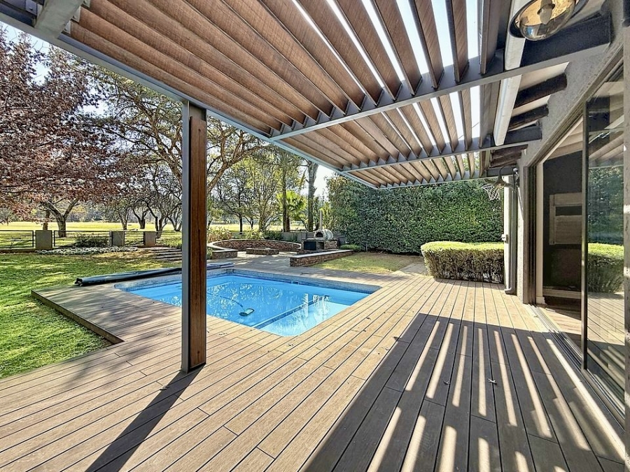 5 Bedroom Property for Sale in Woodhill Estate Gauteng