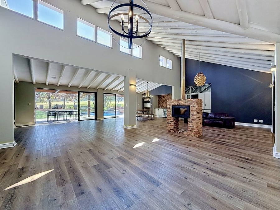5 Bedroom Property for Sale in Woodhill Estate Gauteng
