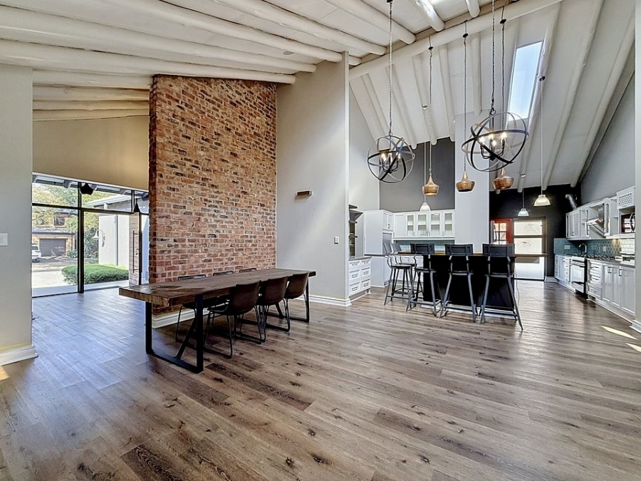 5 Bedroom Property for Sale in Woodhill Estate Gauteng