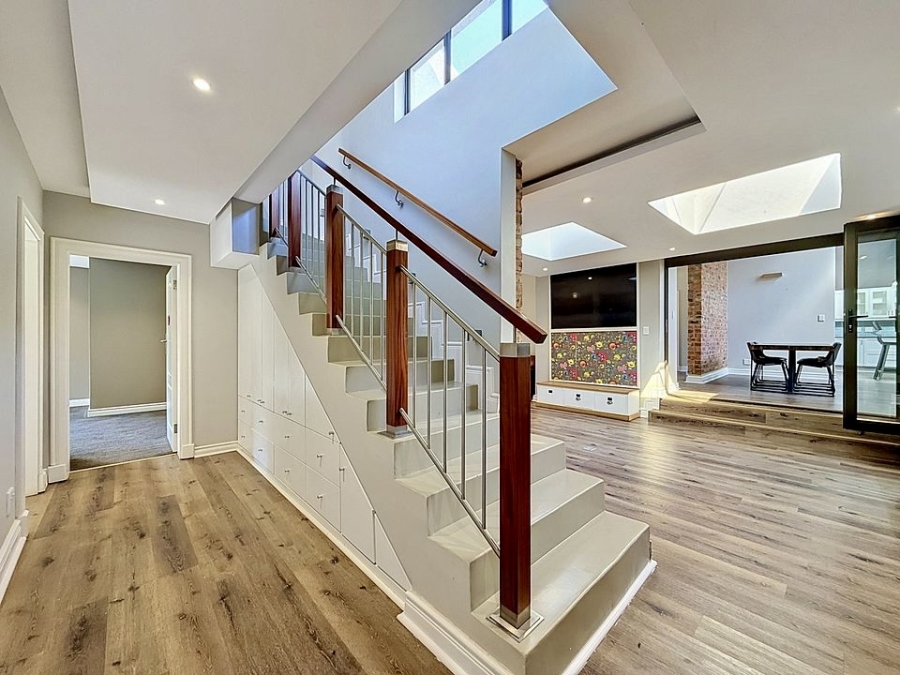 5 Bedroom Property for Sale in Woodhill Estate Gauteng