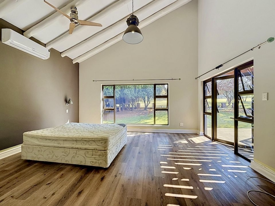 5 Bedroom Property for Sale in Woodhill Estate Gauteng