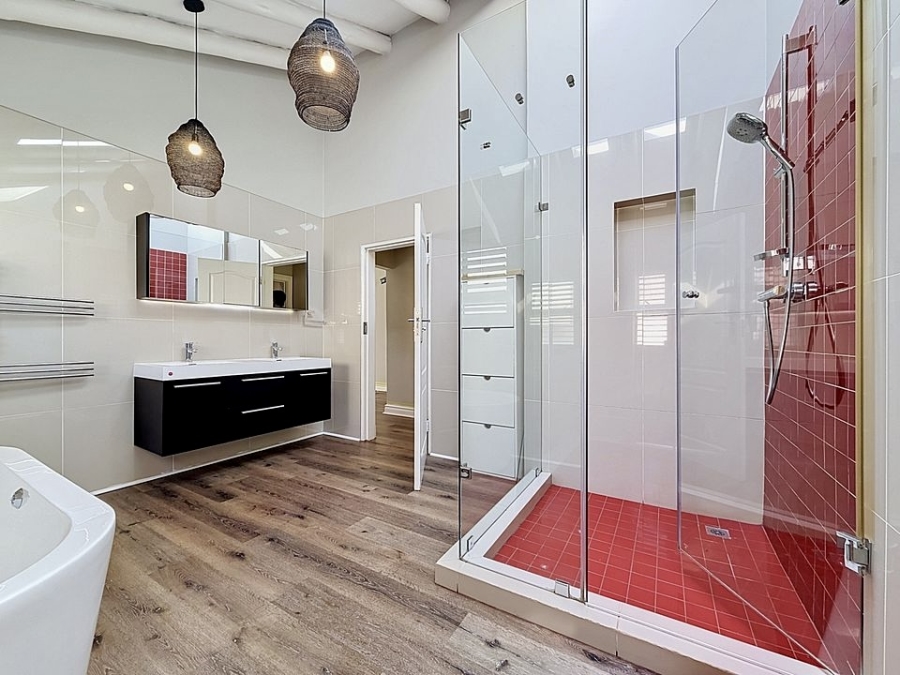 5 Bedroom Property for Sale in Woodhill Estate Gauteng