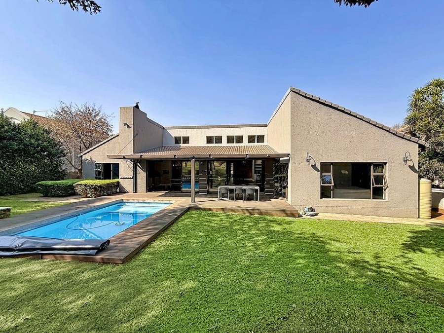 5 Bedroom Property for Sale in Woodhill Estate Gauteng