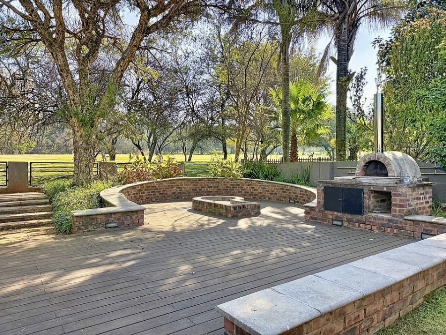 5 Bedroom Property for Sale in Woodhill Estate Gauteng