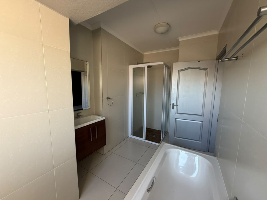To Let 3 Bedroom Property for Rent in Country View Estate Gauteng