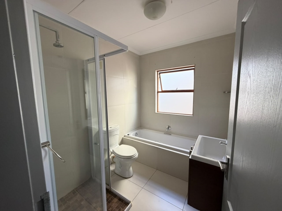 To Let 3 Bedroom Property for Rent in Country View Estate Gauteng
