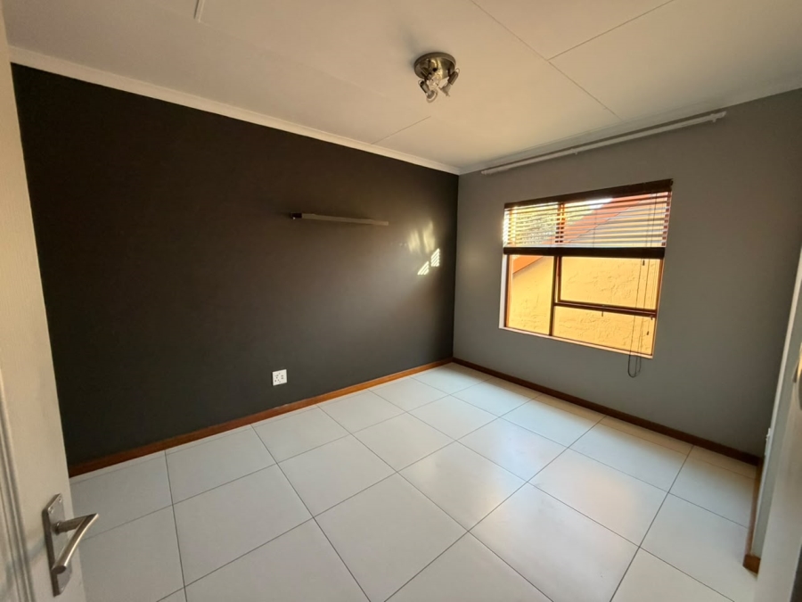 To Let 3 Bedroom Property for Rent in Country View Estate Gauteng