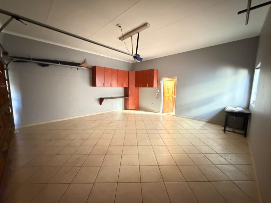To Let 3 Bedroom Property for Rent in Country View Estate Gauteng