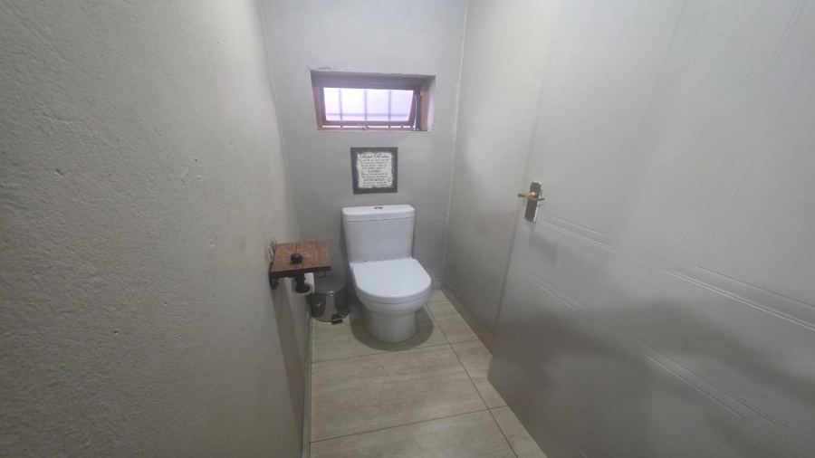 To Let Commercial Property for Rent in Northmead Gauteng