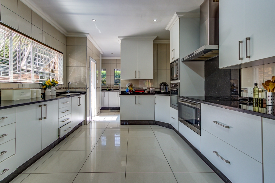 4 Bedroom Property for Sale in Farrarmere Gauteng