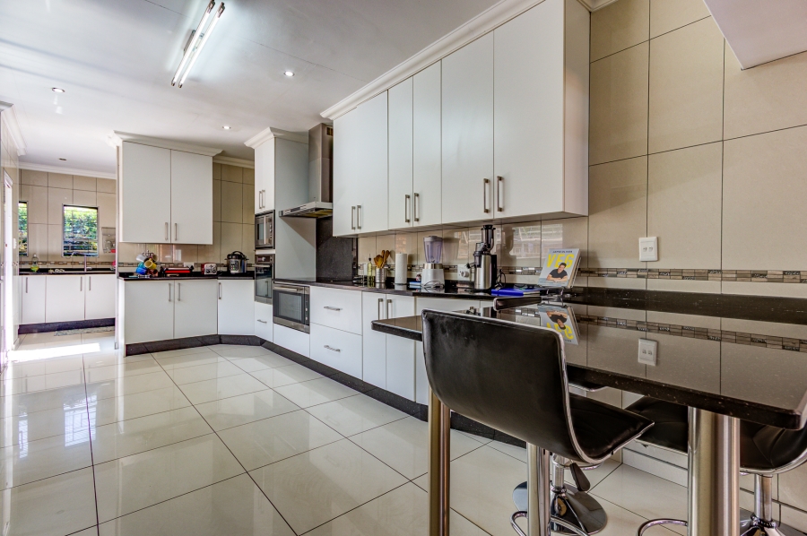 4 Bedroom Property for Sale in Farrarmere Gauteng