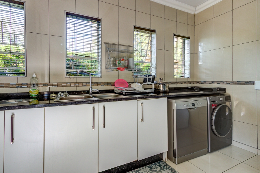 4 Bedroom Property for Sale in Farrarmere Gauteng