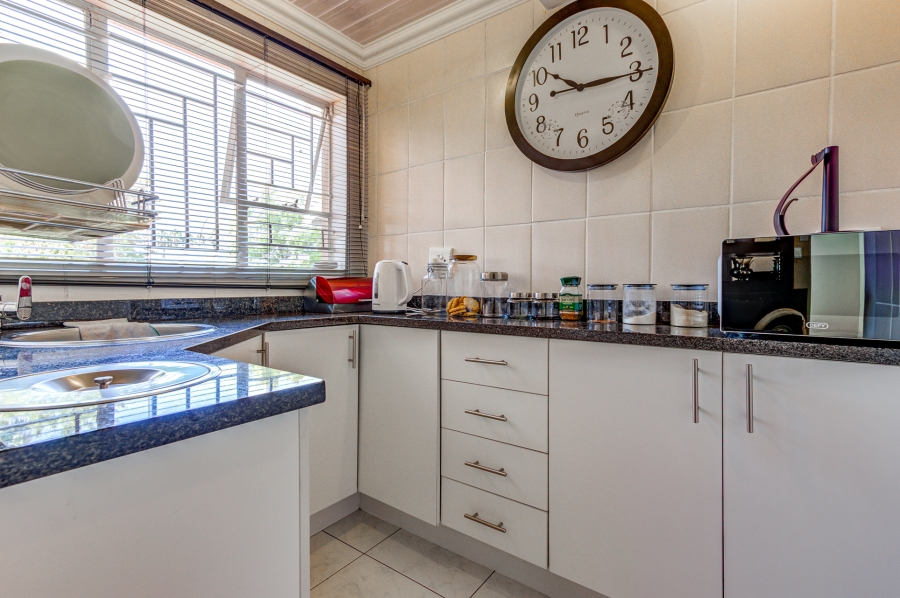 4 Bedroom Property for Sale in Farrarmere Gauteng
