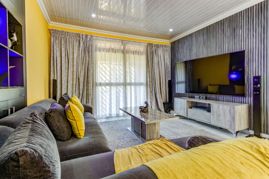 4 Bedroom Property for Sale in Farrarmere Gauteng