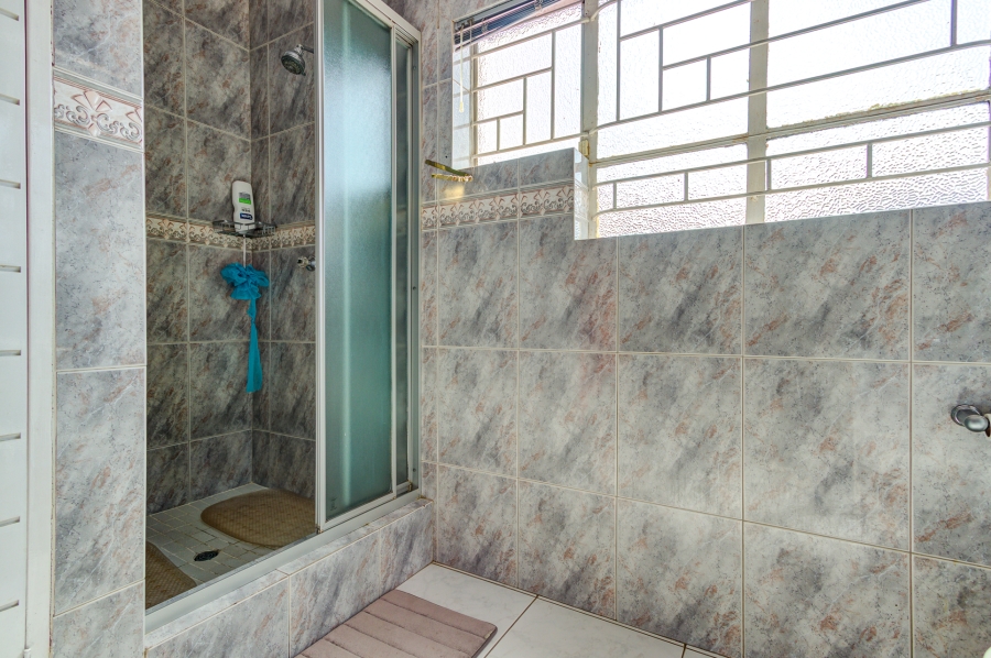 4 Bedroom Property for Sale in Farrarmere Gauteng