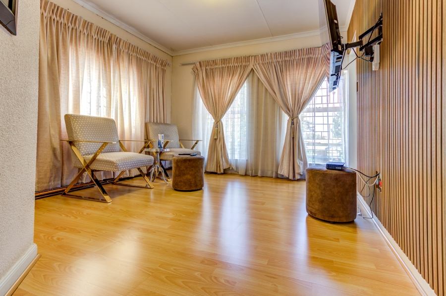 4 Bedroom Property for Sale in Farrarmere Gauteng