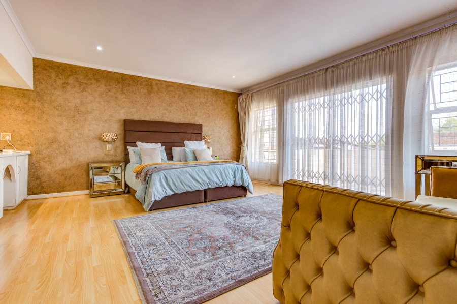 4 Bedroom Property for Sale in Farrarmere Gauteng