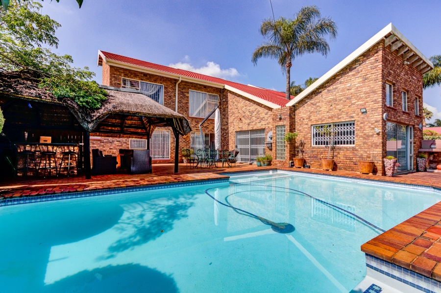 4 Bedroom Property for Sale in Farrarmere Gauteng