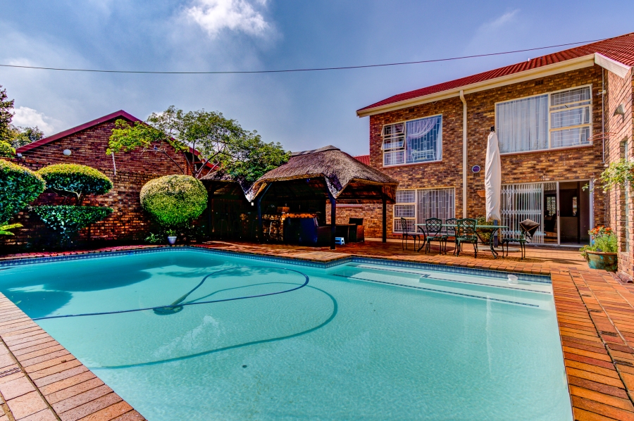 4 Bedroom Property for Sale in Farrarmere Gauteng