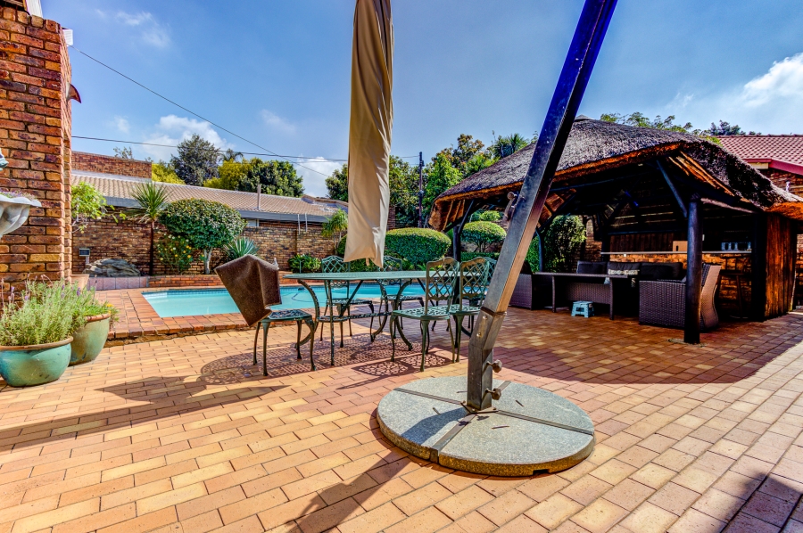4 Bedroom Property for Sale in Farrarmere Gauteng
