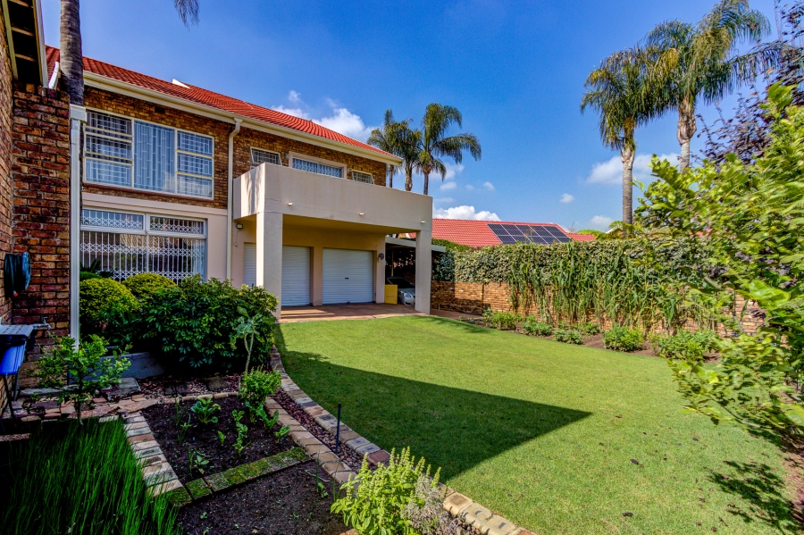 4 Bedroom Property for Sale in Farrarmere Gauteng