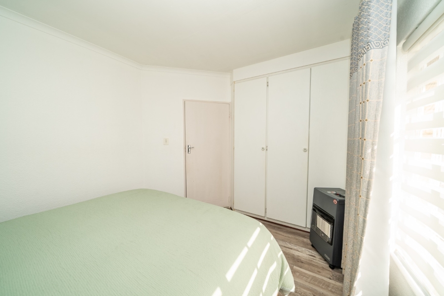 To Let 2 Bedroom Property for Rent in Farrarmere Gauteng