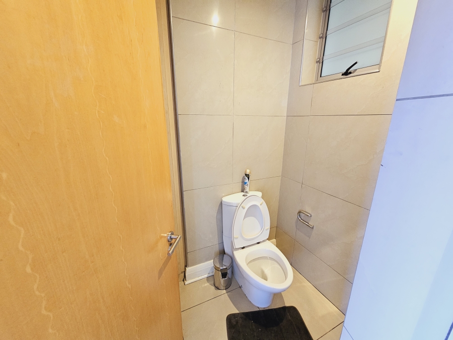 To Let 2 Bedroom Property for Rent in Sandown Gauteng