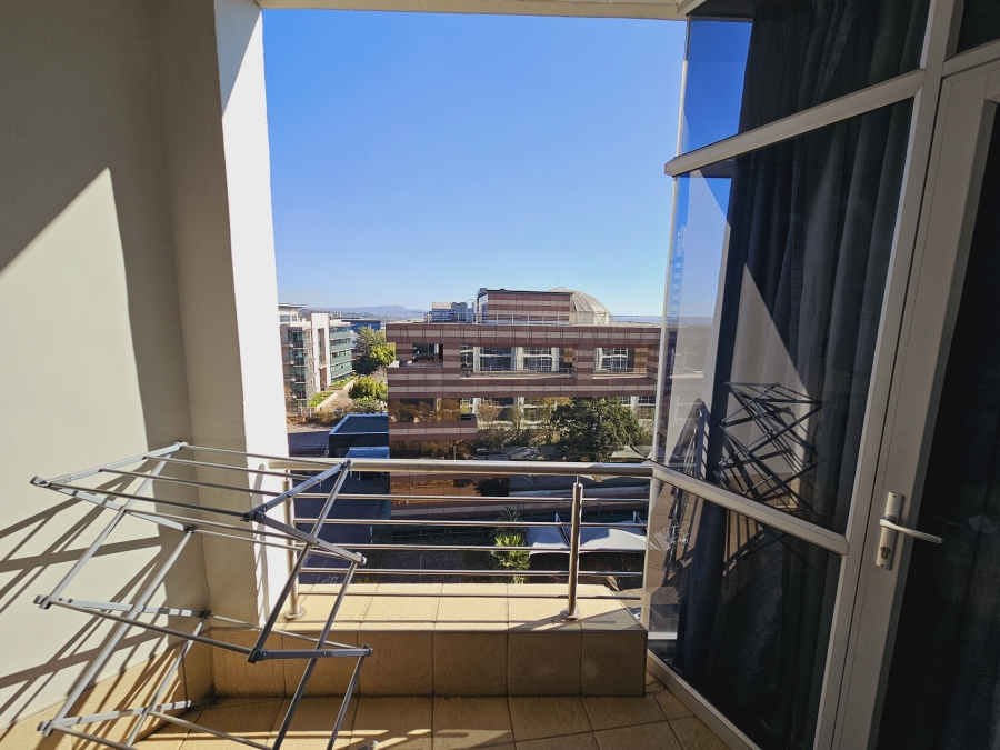 To Let 2 Bedroom Property for Rent in Sandown Gauteng