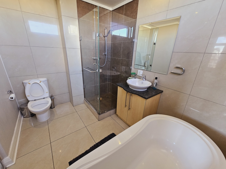 To Let 2 Bedroom Property for Rent in Sandown Gauteng