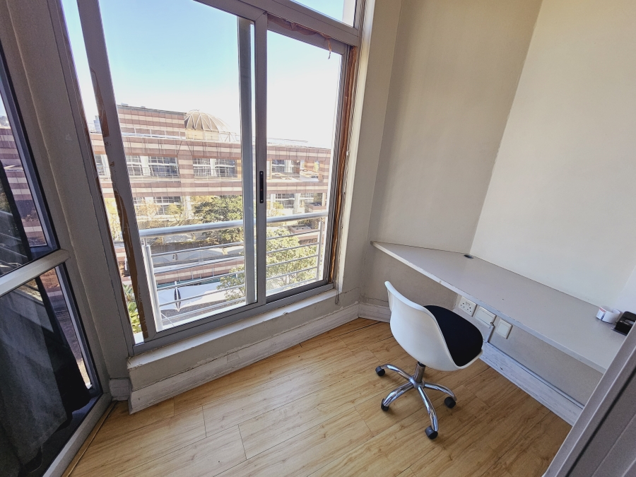 To Let 2 Bedroom Property for Rent in Sandown Gauteng