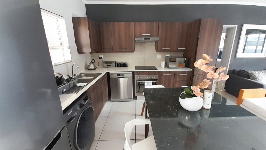To Let 2 Bedroom Property for Rent in Sandown Gauteng