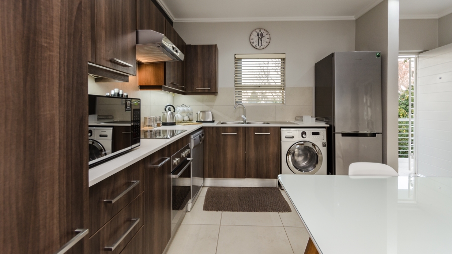 To Let 2 Bedroom Property for Rent in Sandown Gauteng