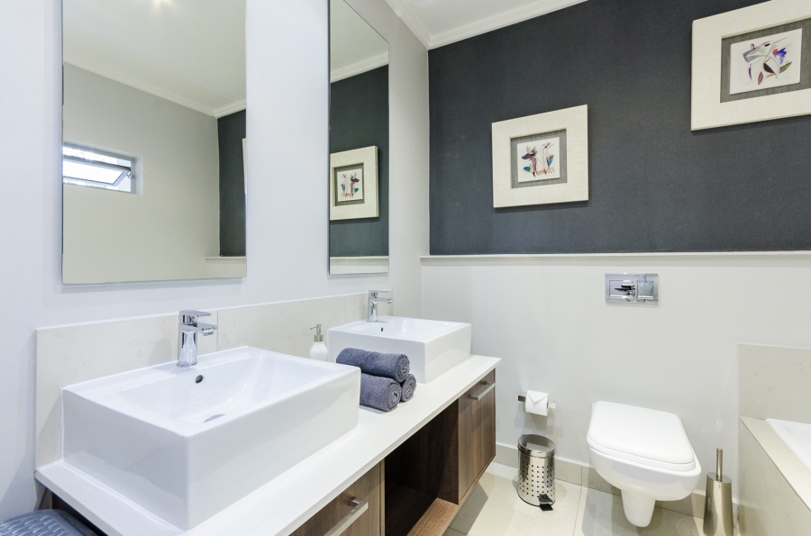 To Let 2 Bedroom Property for Rent in Sandown Gauteng