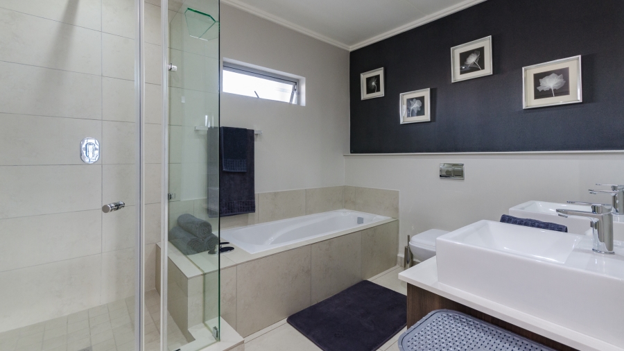 To Let 2 Bedroom Property for Rent in Sandown Gauteng