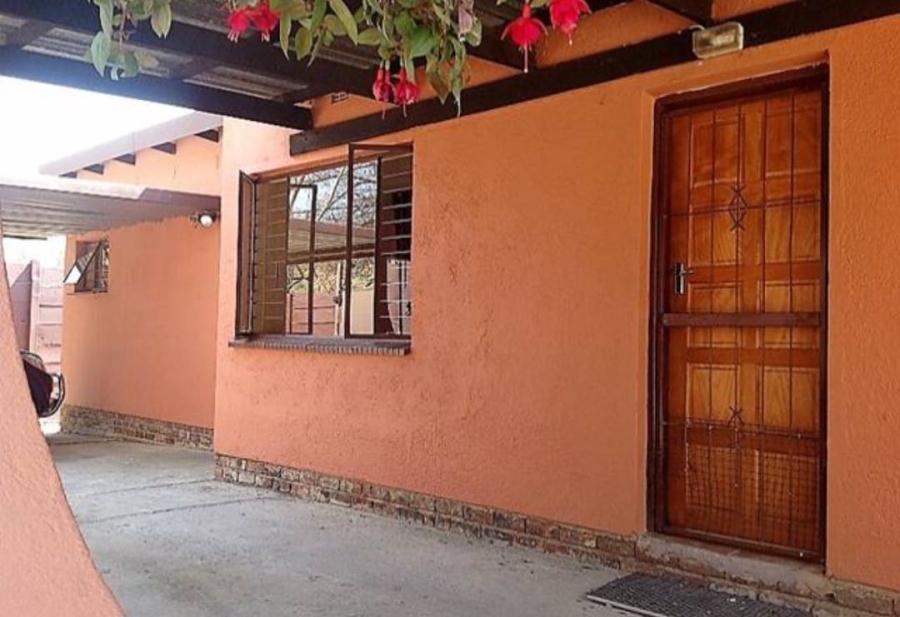 11 Bedroom Property for Sale in Fontainebleau Gauteng