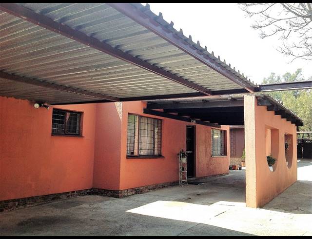 11 Bedroom Property for Sale in Fontainebleau Gauteng