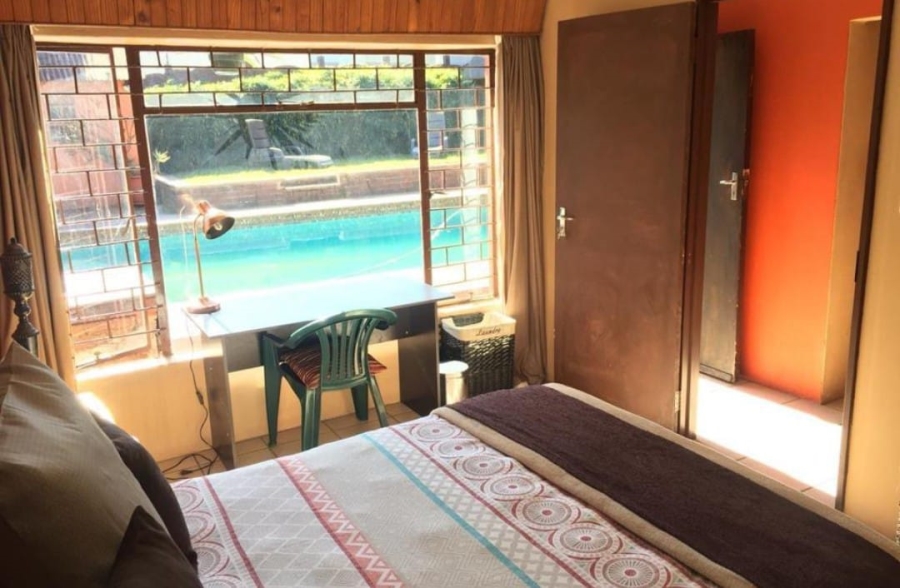11 Bedroom Property for Sale in Fontainebleau Gauteng