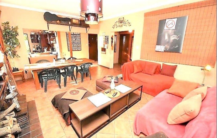11 Bedroom Property for Sale in Fontainebleau Gauteng