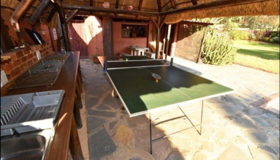 11 Bedroom Property for Sale in Fontainebleau Gauteng